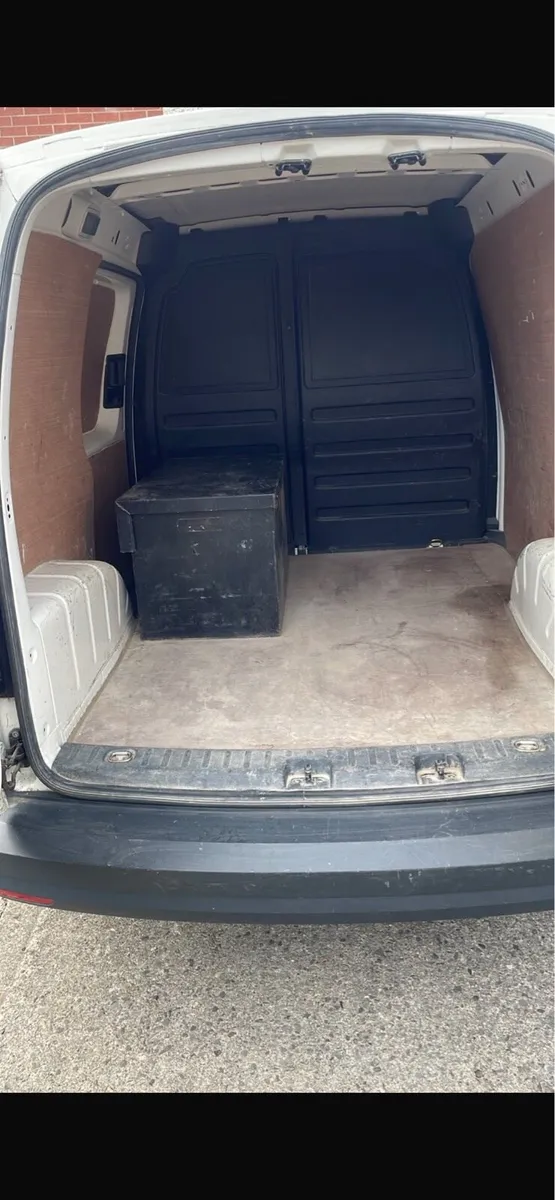 Volkswagen Caddy Van - Image 3