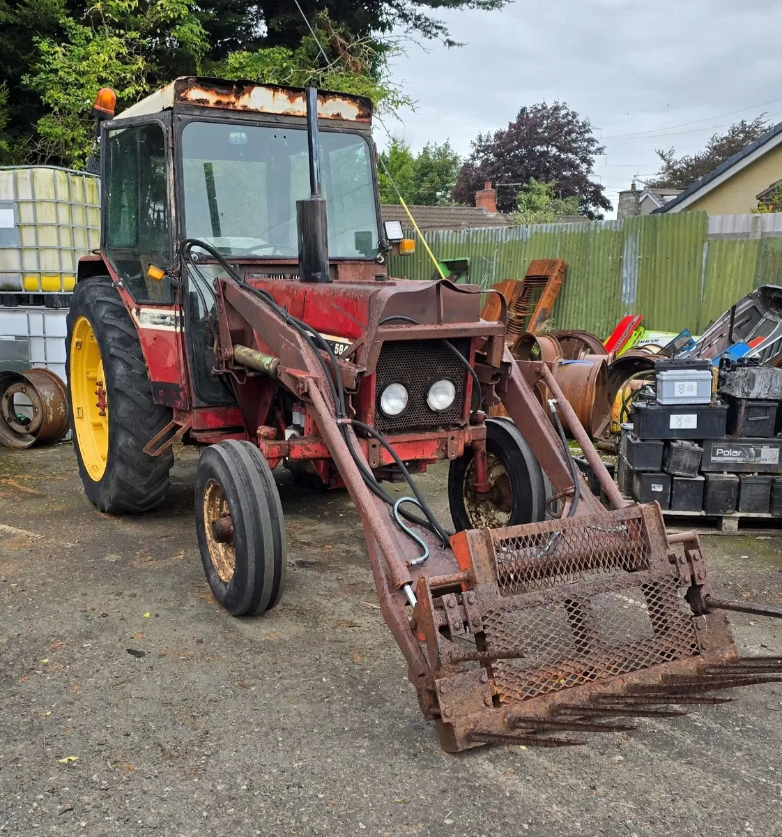 International 584 - Image 1
