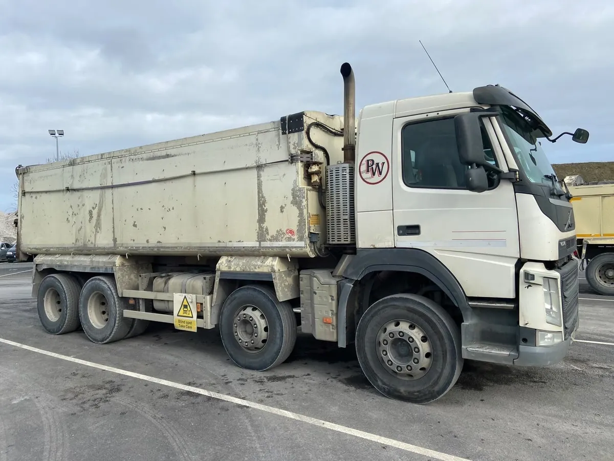 2014 Volvo FM 8x4 Tipper Truck - Image 3