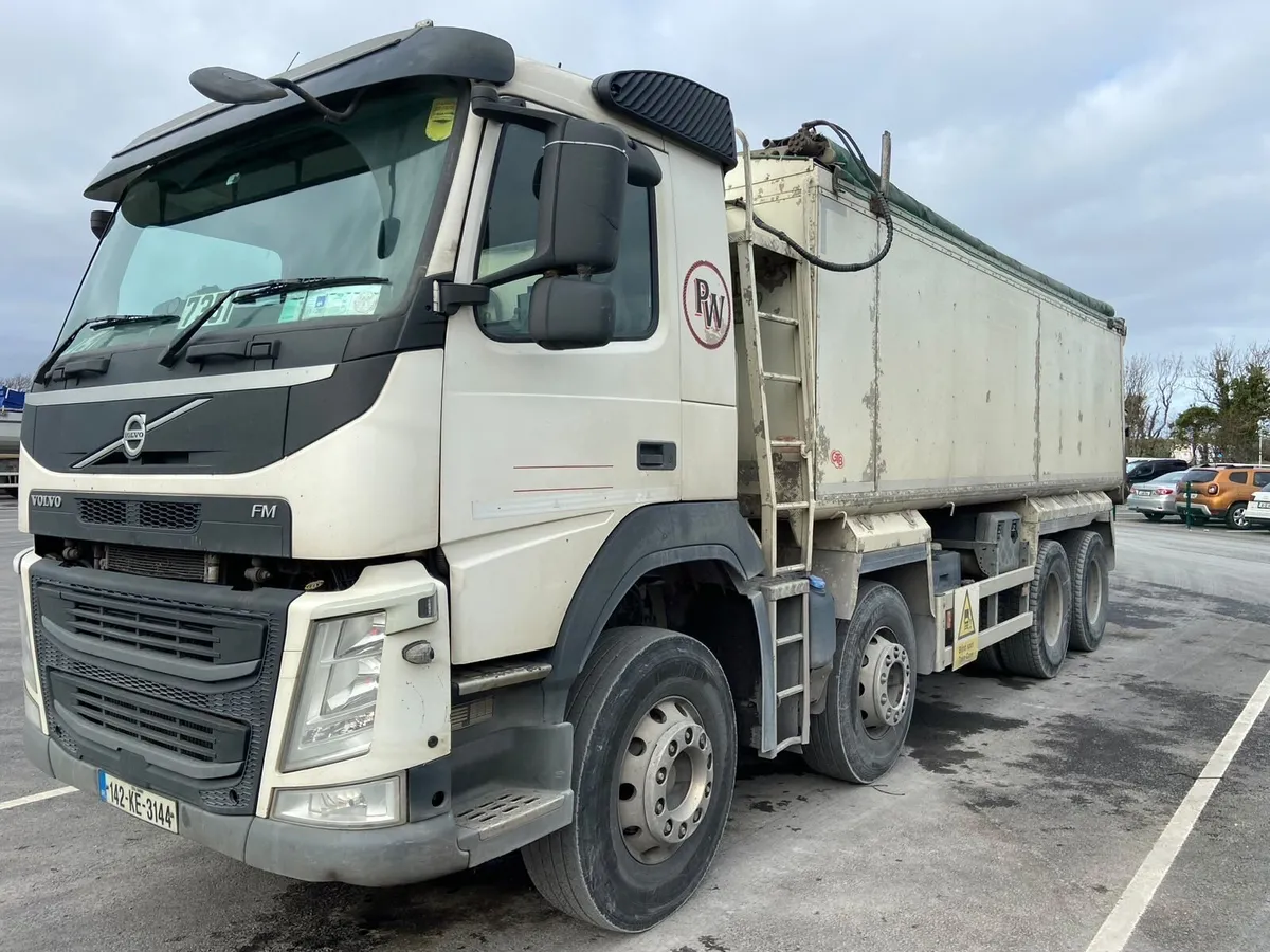 2014 Volvo FM 8x4 Tipper Truck - Image 1