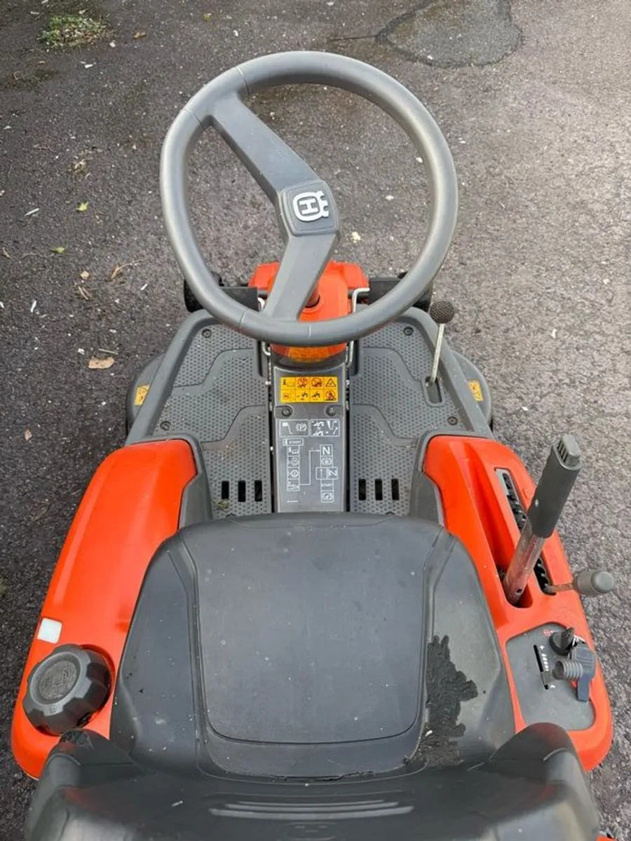 Husqvarna R214T AWD 30th Anniversary Edition - Image 2