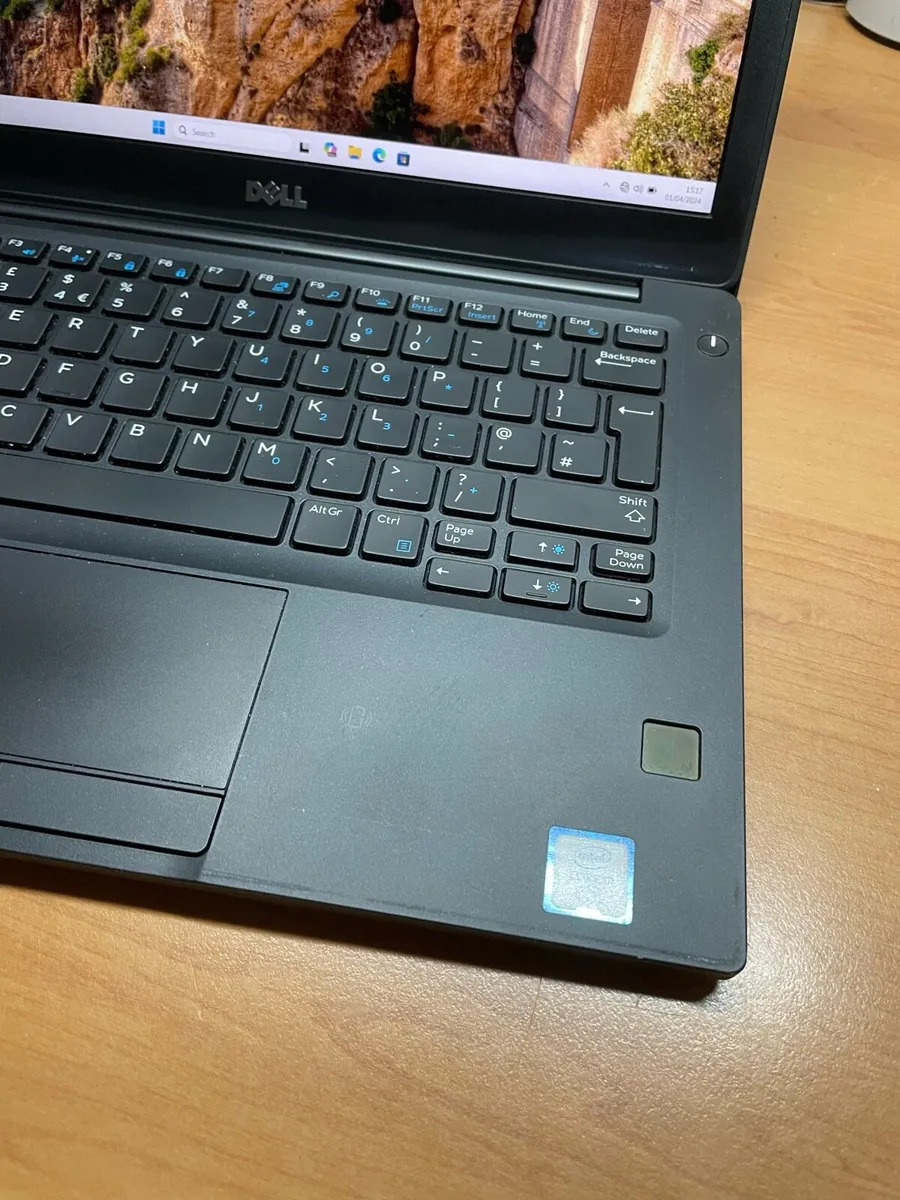 Dell laptop i7 pro 16/256 windows 11 - Image 2
