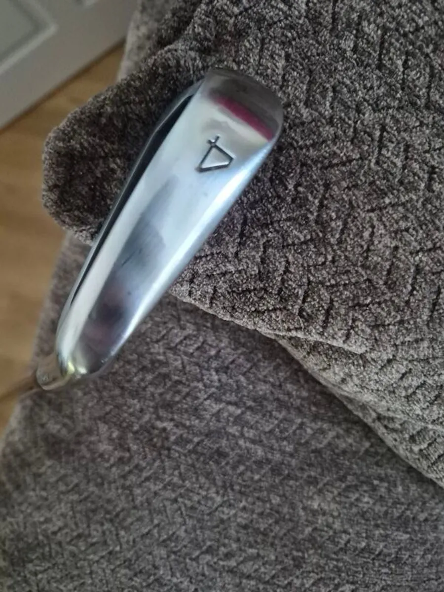 mazuno irons - Image 1