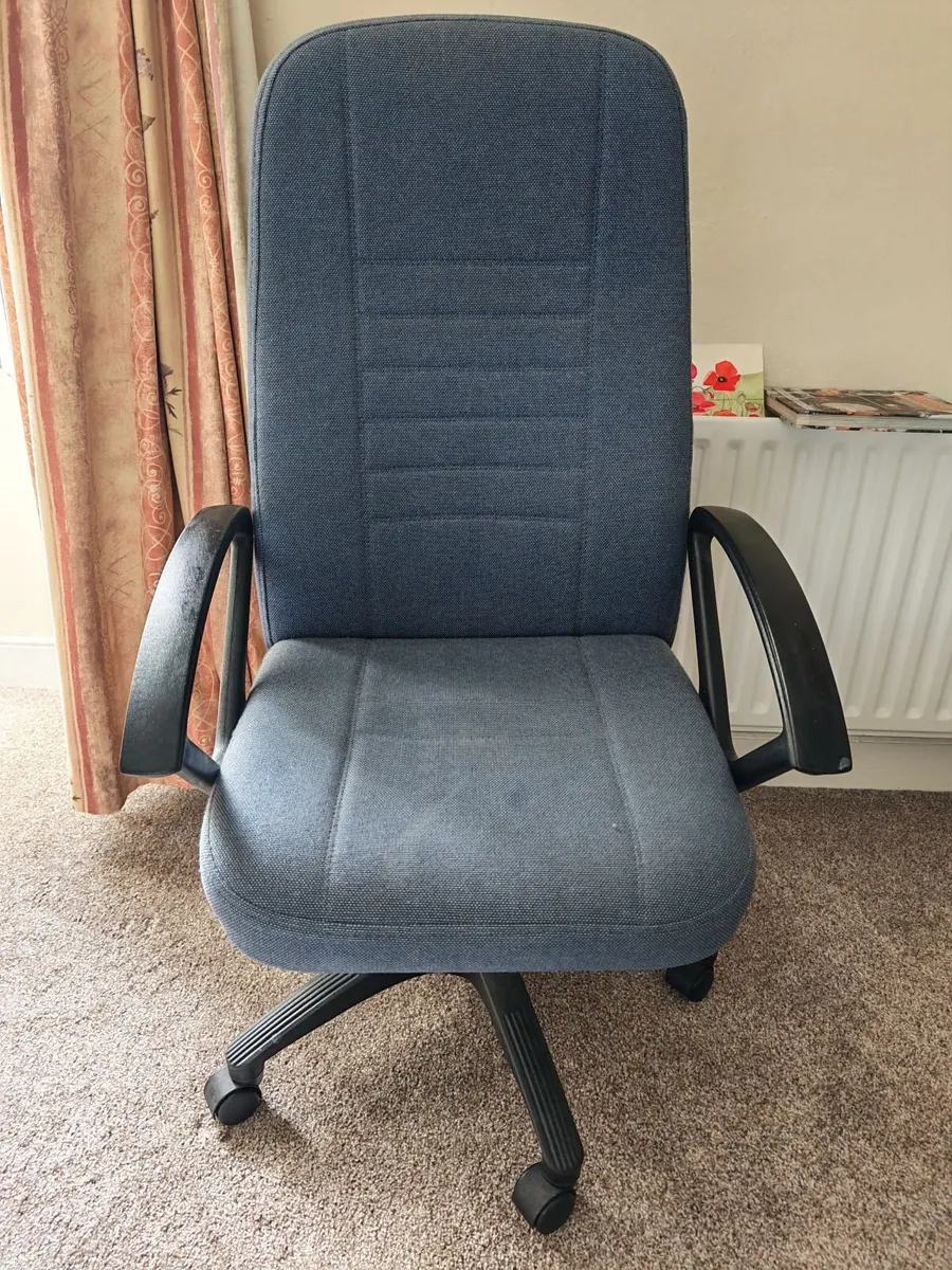 3 chairs - Image 3