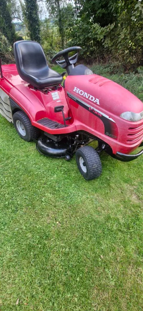 Honda 2417 Mower - Image 1