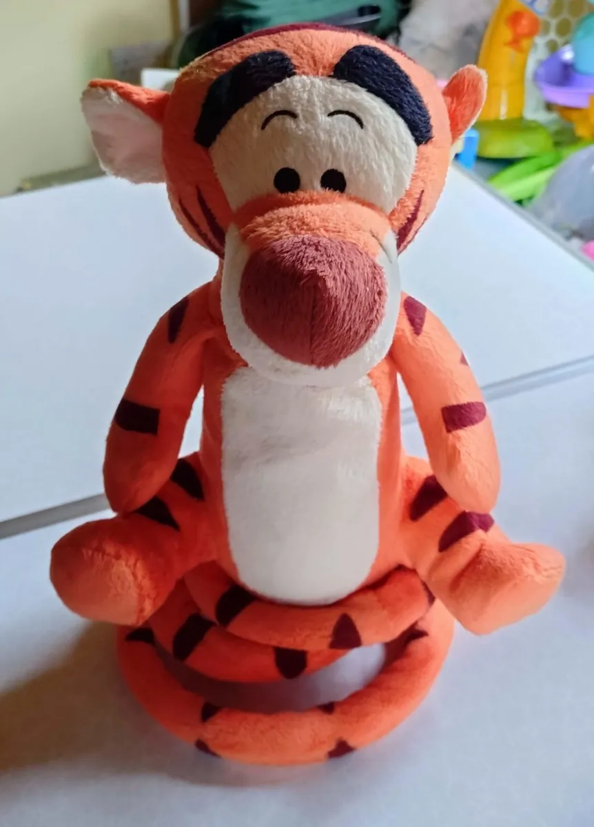 Disney Turbo Tail Tigger (used). - Image 1
