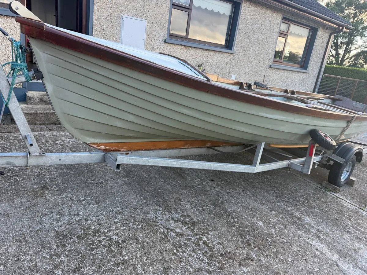 Boat engine and trailer - Image 4
