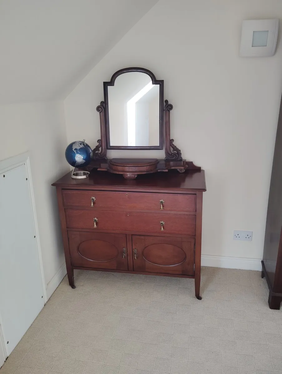 Sideboard - Image 3