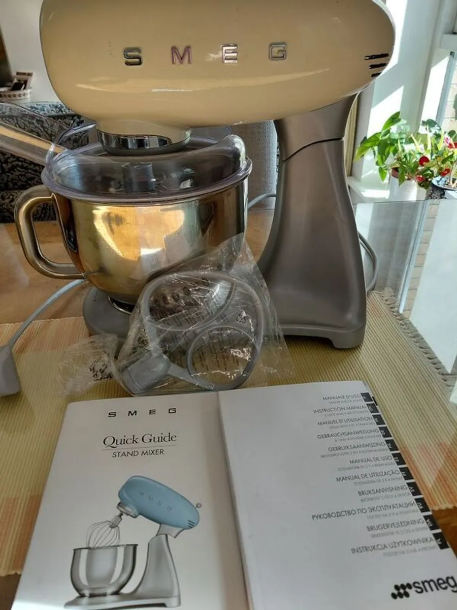 SMEG 50s style cream Food Mixer. Never used - Image 3