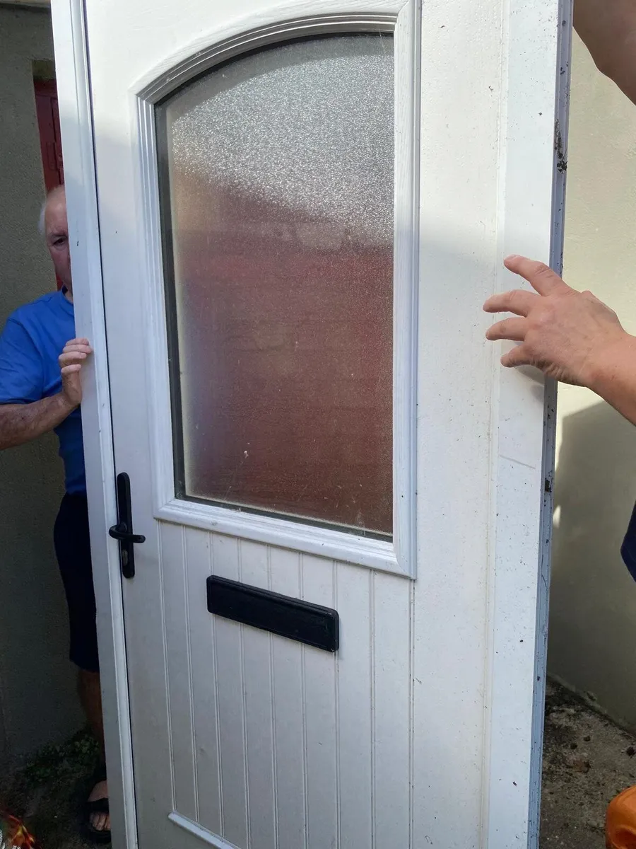 Front door - Image 2