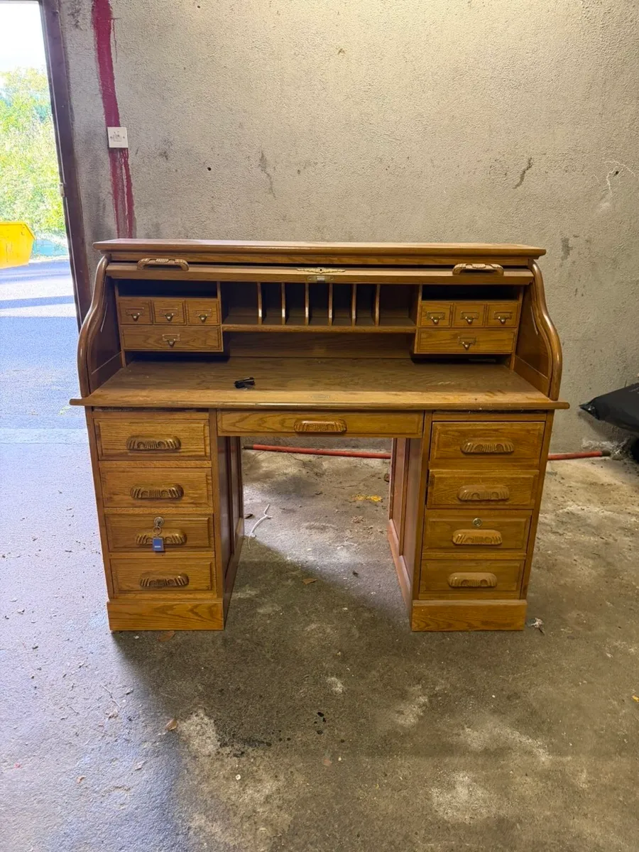 Large antique desk - Image 1
