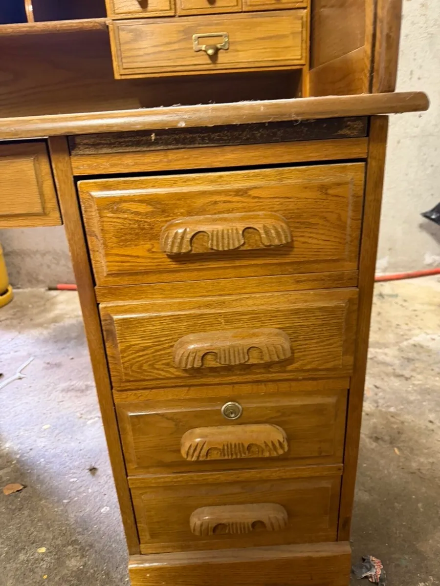 Large antique desk - Image 3