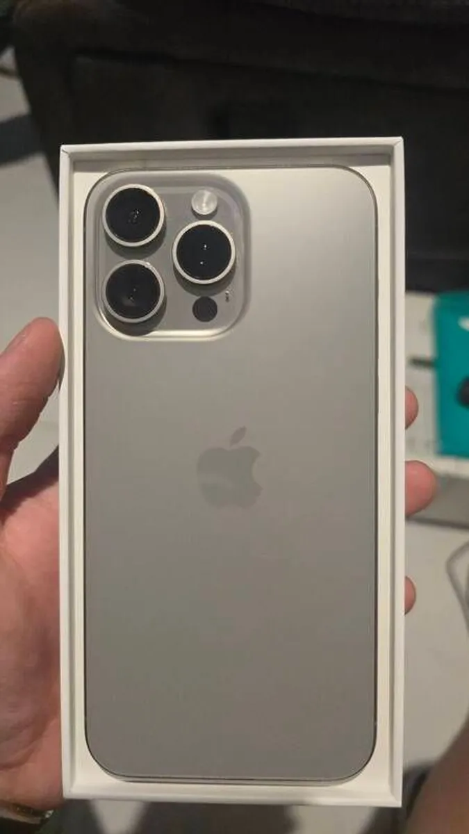 iPhone 15 pro max Natural Titanium - Image 2
