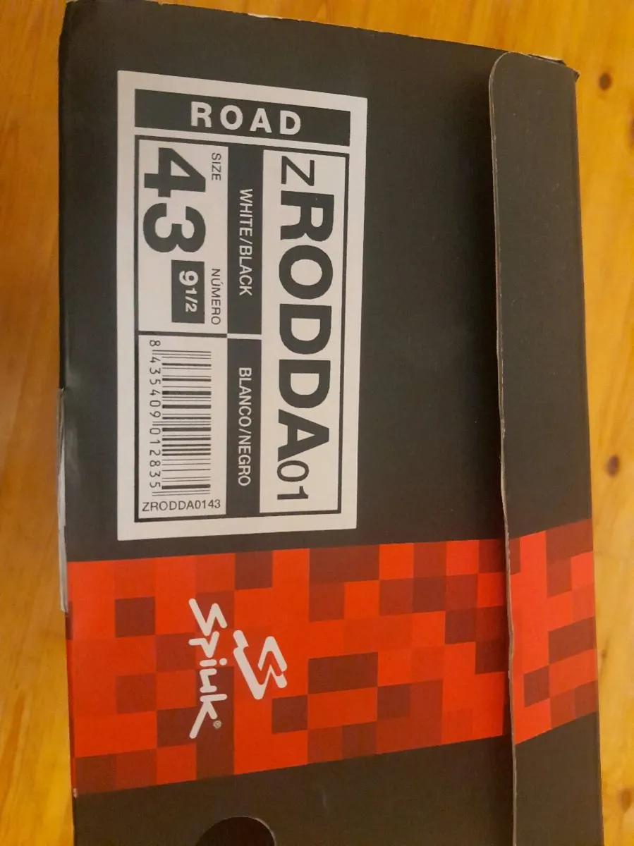 Cycling shoes - Image 2