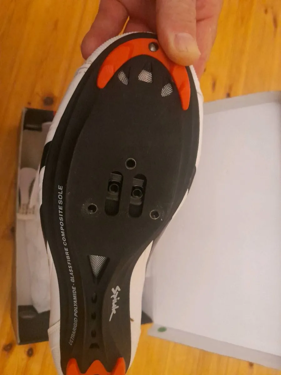 Cycling shoes - Image 3