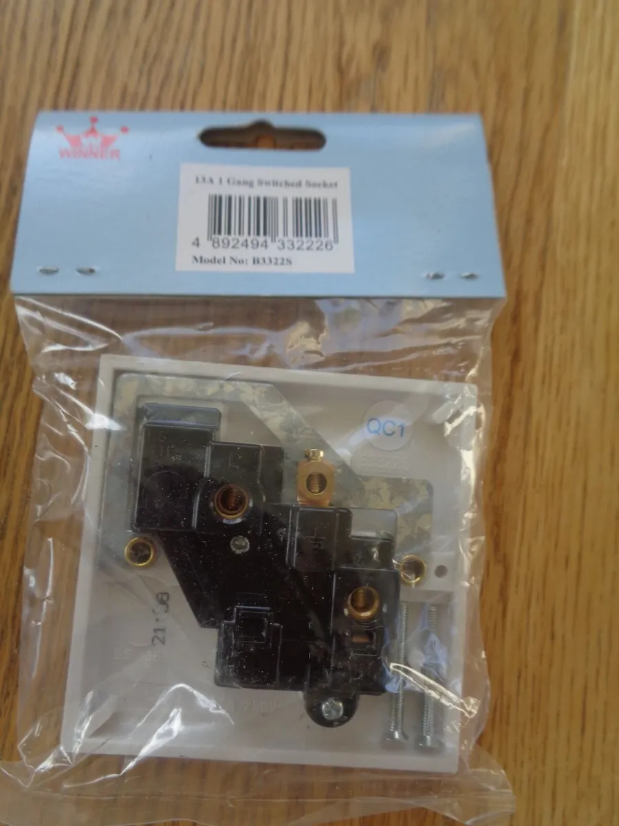 1 Gang Switched Socket for Sale - Image 2