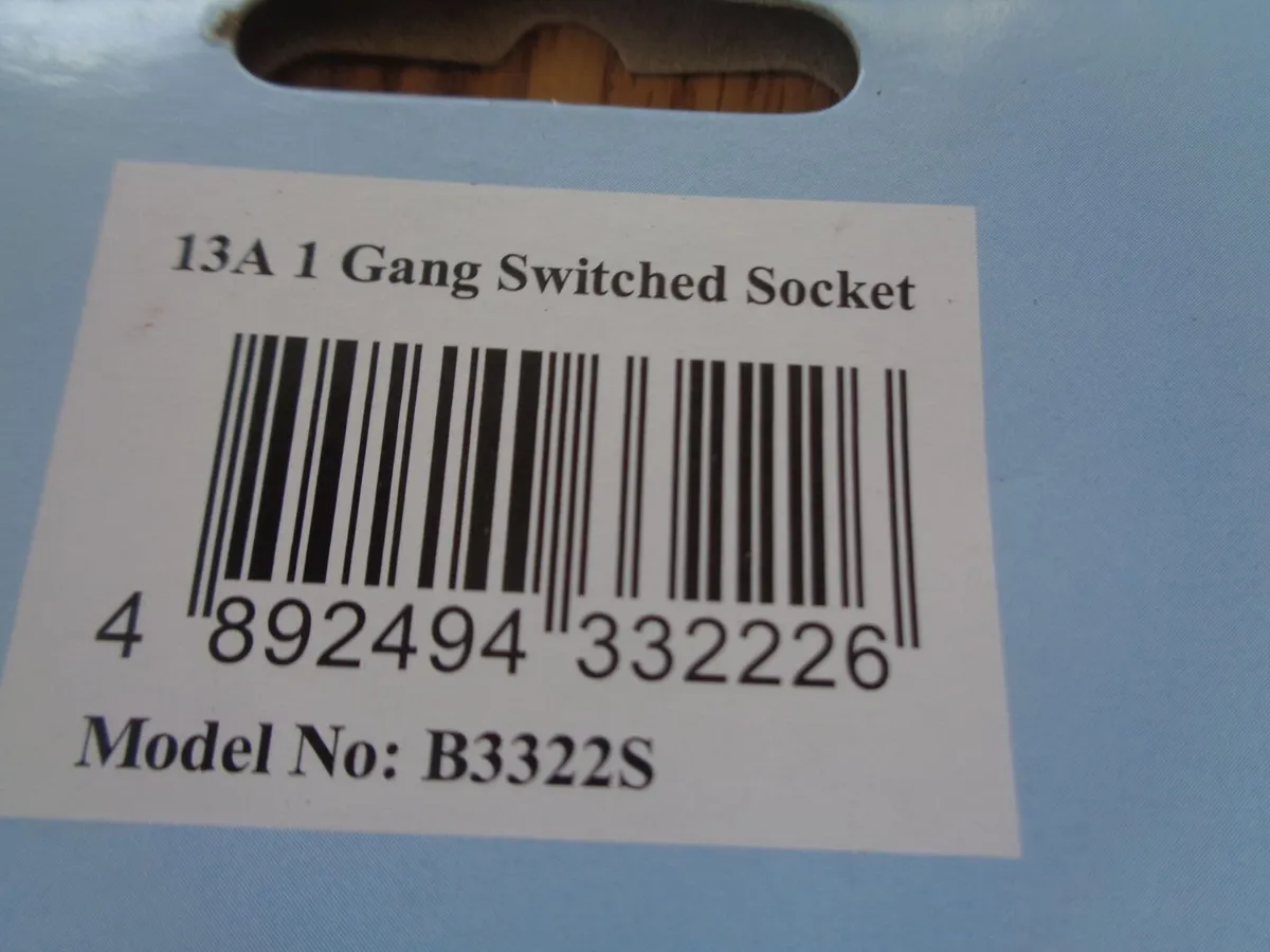 1 Gang Switched Socket for Sale - Image 3