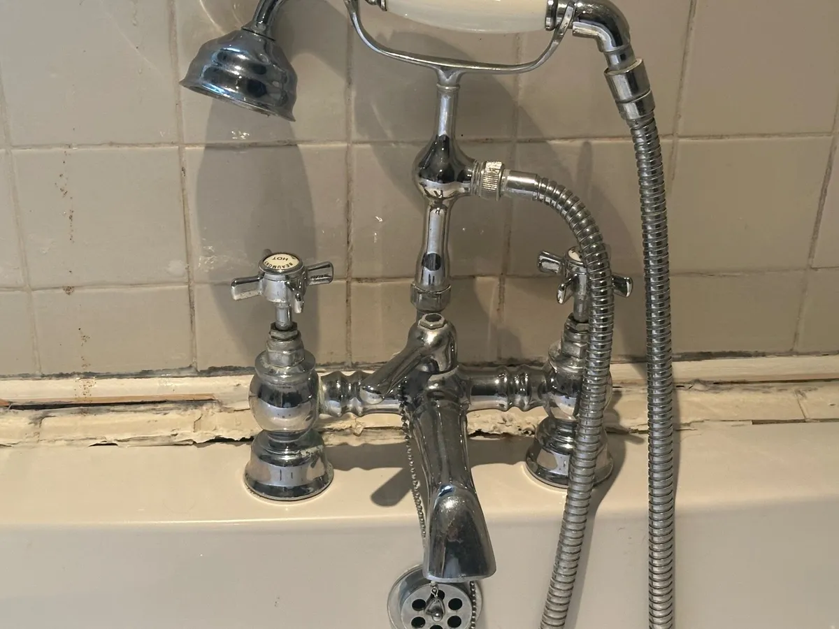 Bathroom Suite - Image 2