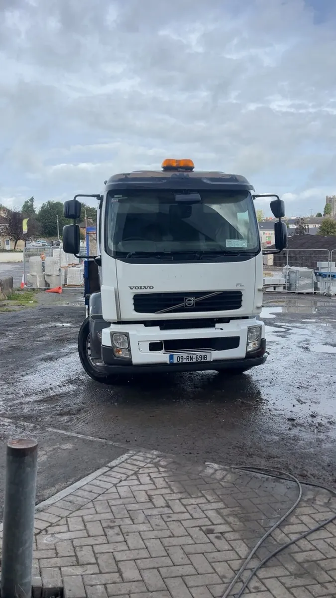 Volvo FL 240 plant lorry - Image 1