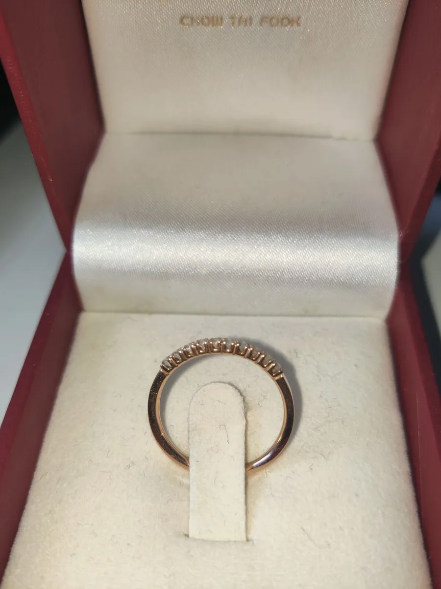 Ring 18ct 10 diamond - Image 1