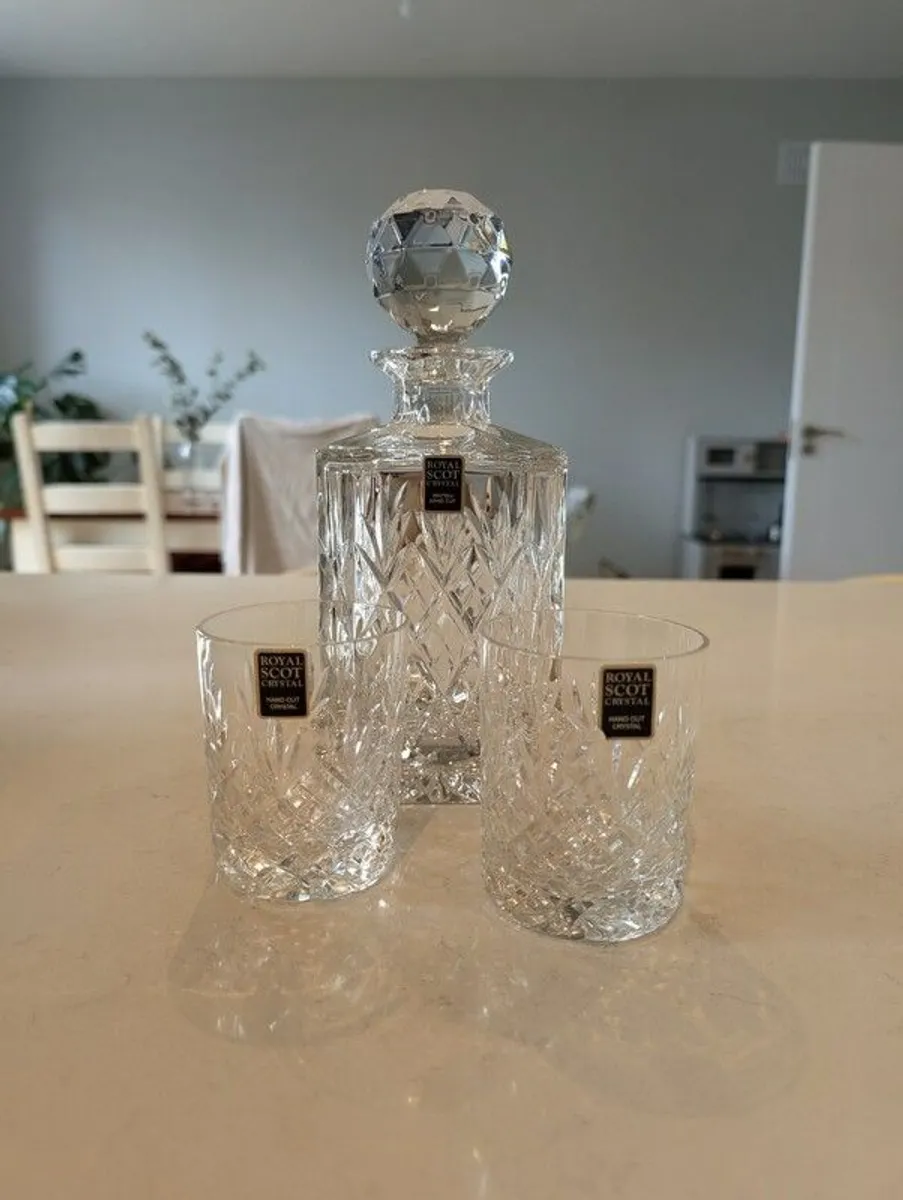 Royal Scot Crystal Edinburgh Whisky Set Square Decanter & 2 Tumblers, Brand New - Image 1
