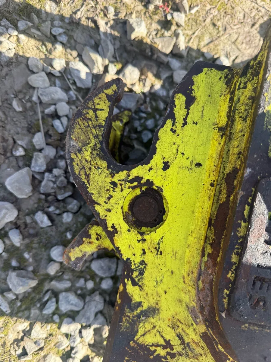 Kubota Hydraulic Hitch - Image 4
