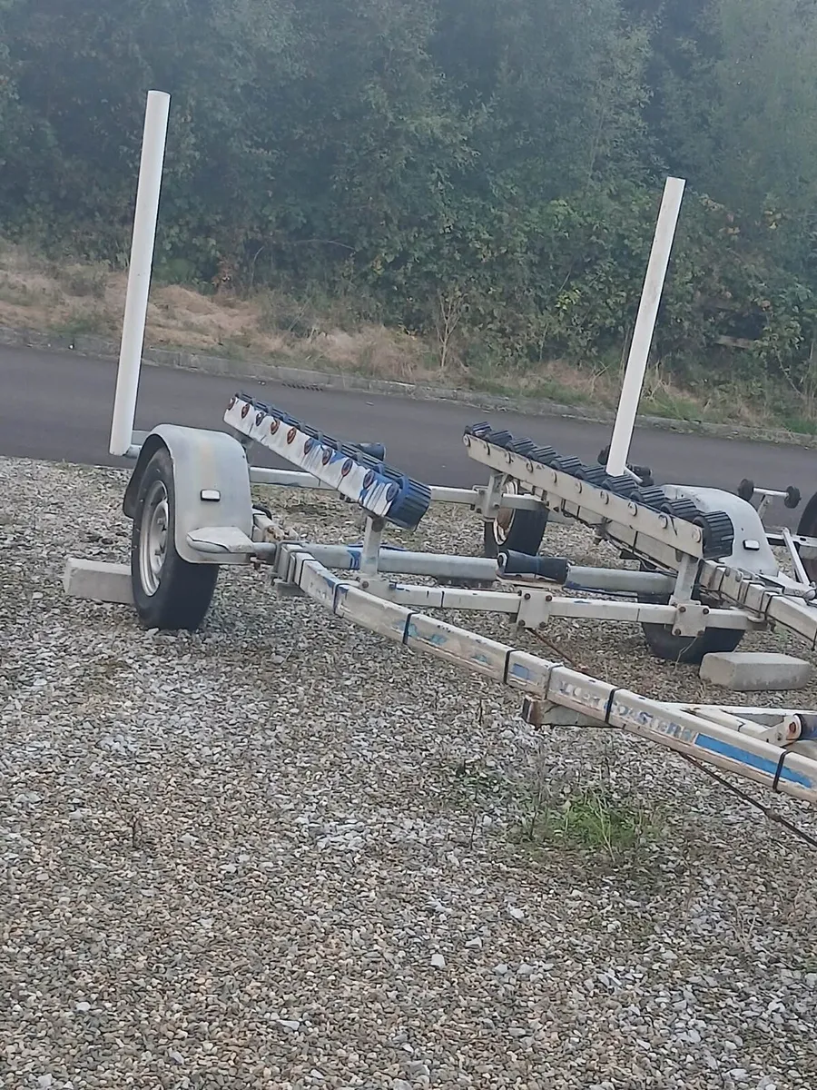 17 FOOT FIBRE GLASS WIDEBEAM BOAT - Image 4