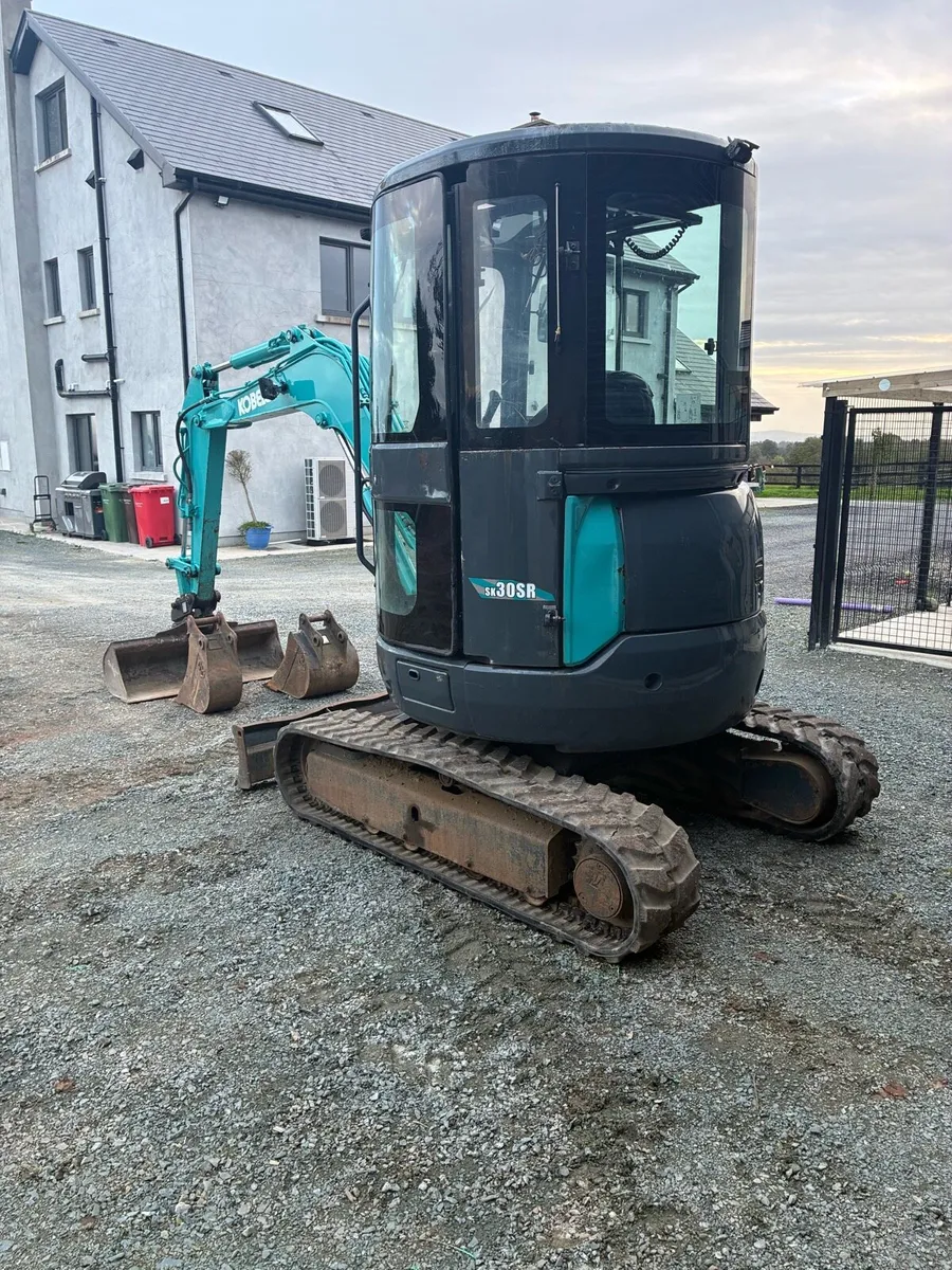 Kobelco 3 tonne digger sk30 SR - Image 2