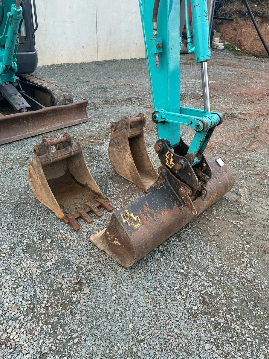 Kobelco 3 tonne digger sk30 SR - Image 4