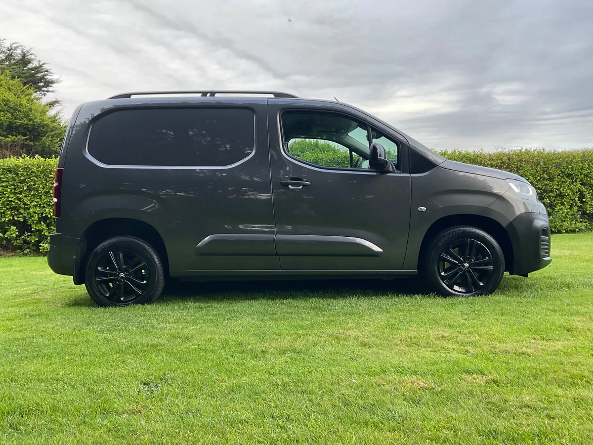 2023 Citroen Berlingo Driver Edition  *30504 Mls* - Image 4