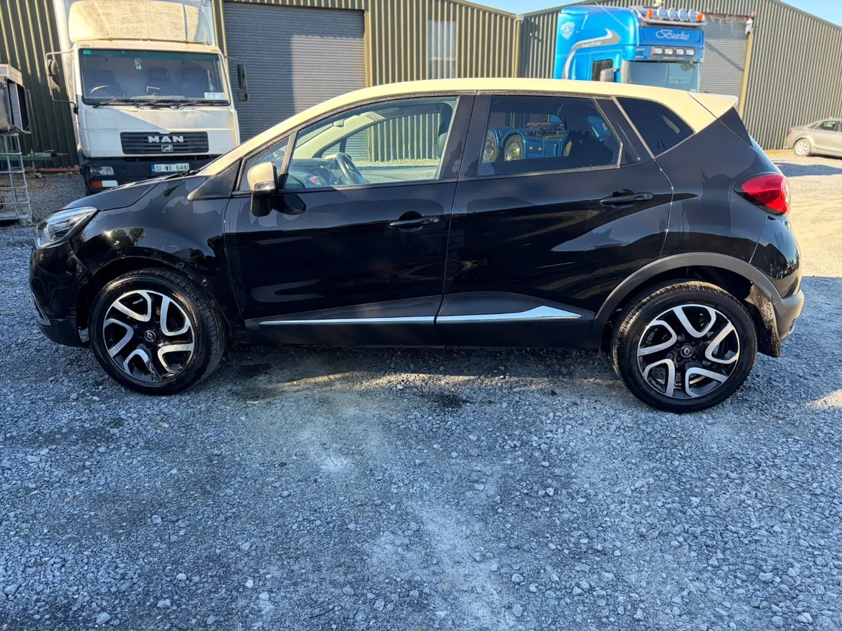 2017 Renault Captur - Image 2
