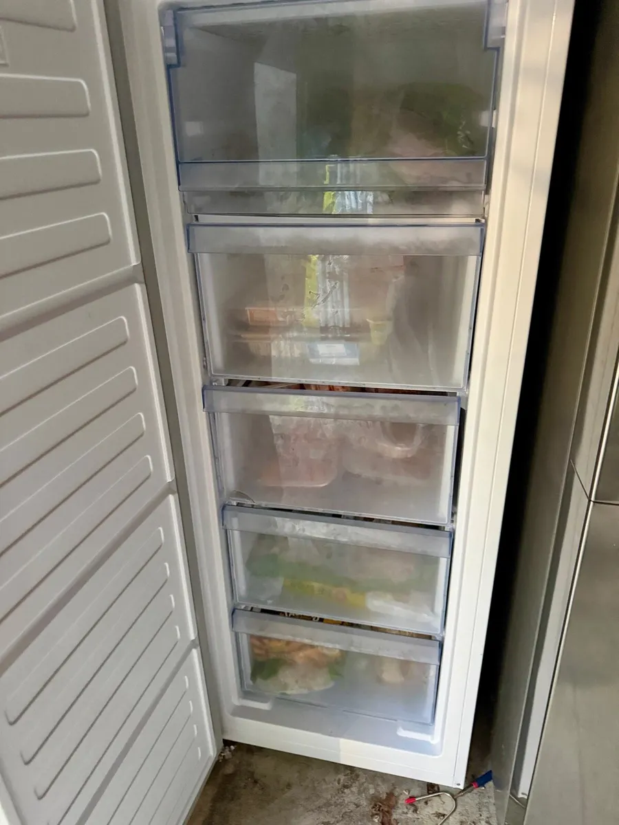 Free standing freezer - Beko - Image 2
