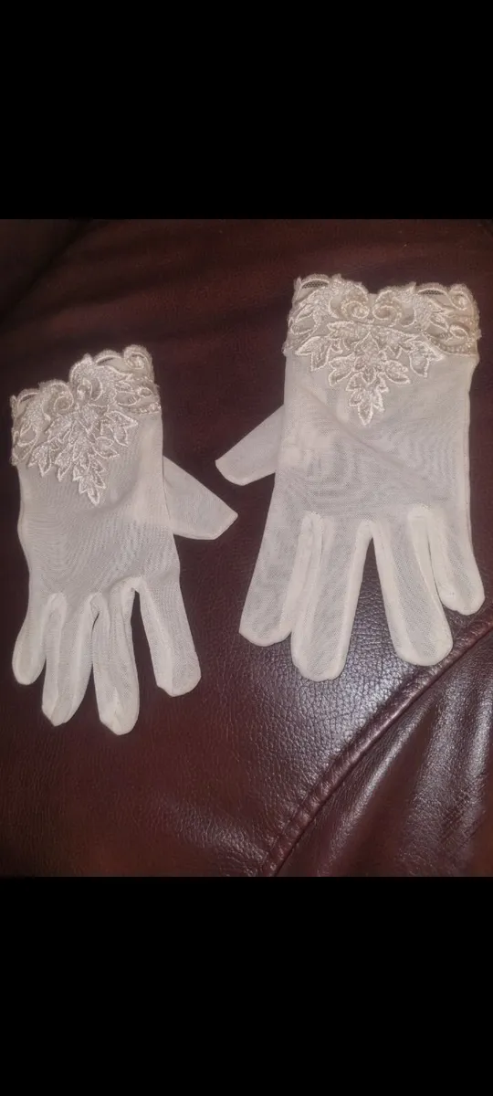 Commuion gloves hand made - Image 2