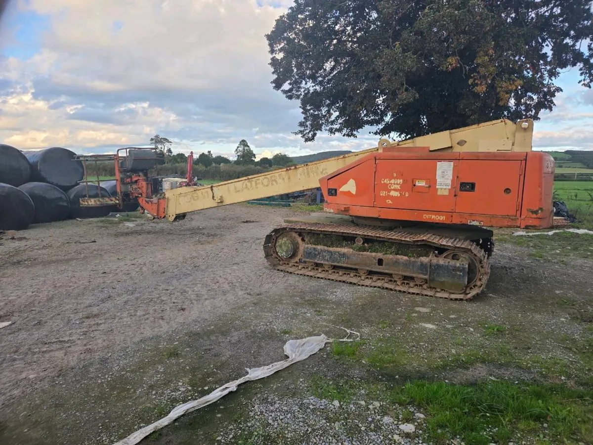 Aichi sp18 tracked boom hoist - Image 4