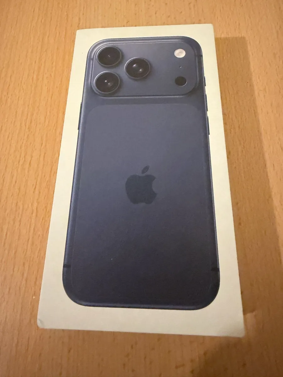 iPhone 17 Pro 256 GB Blu unlocked Brand new - Image 1