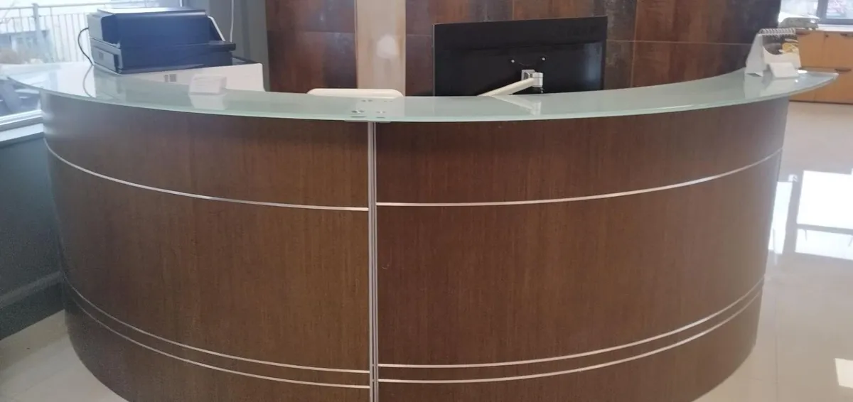 Stunning Walnut Reception desk - Image 1
