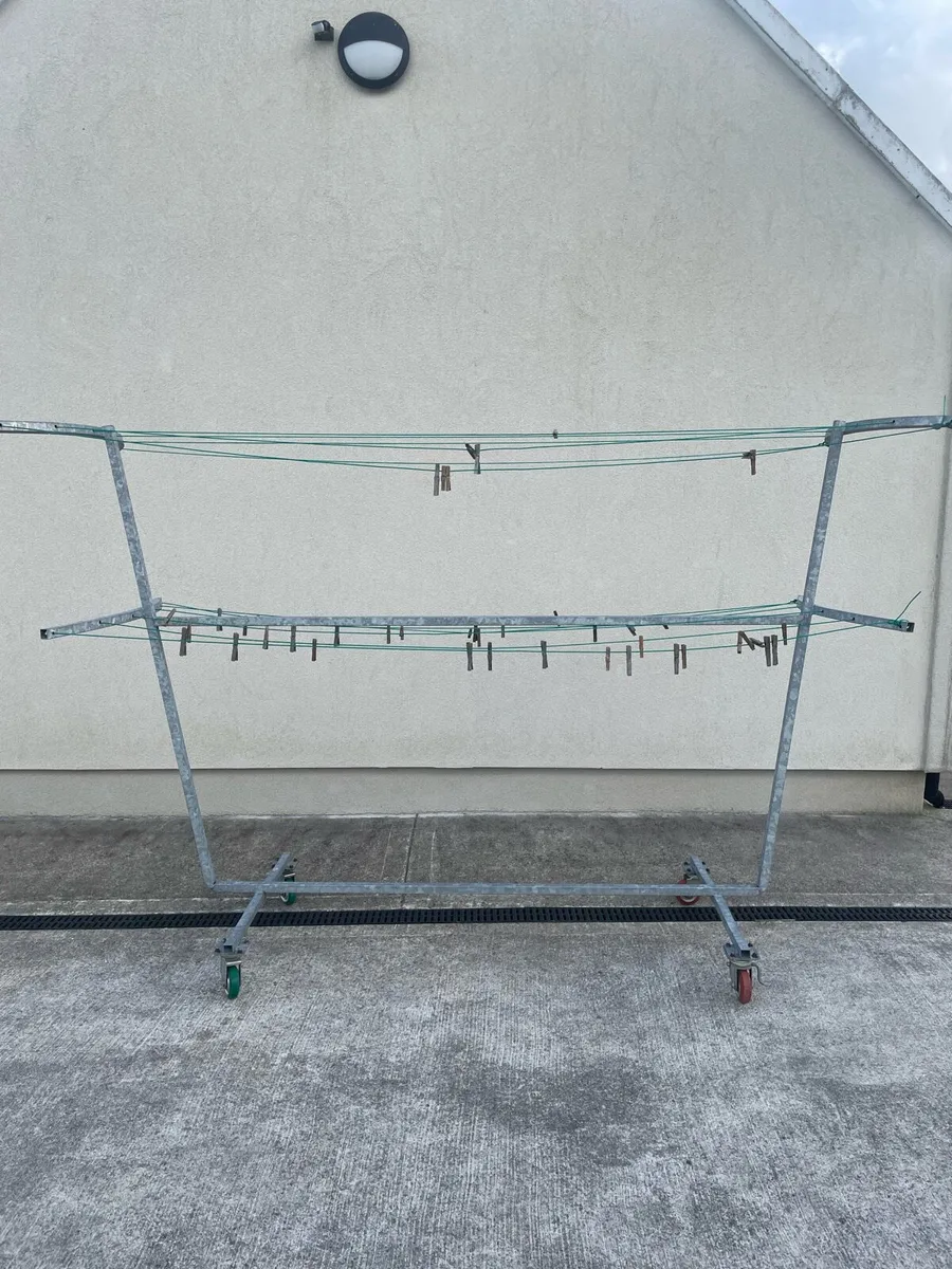 Portable clothesline - Image 1