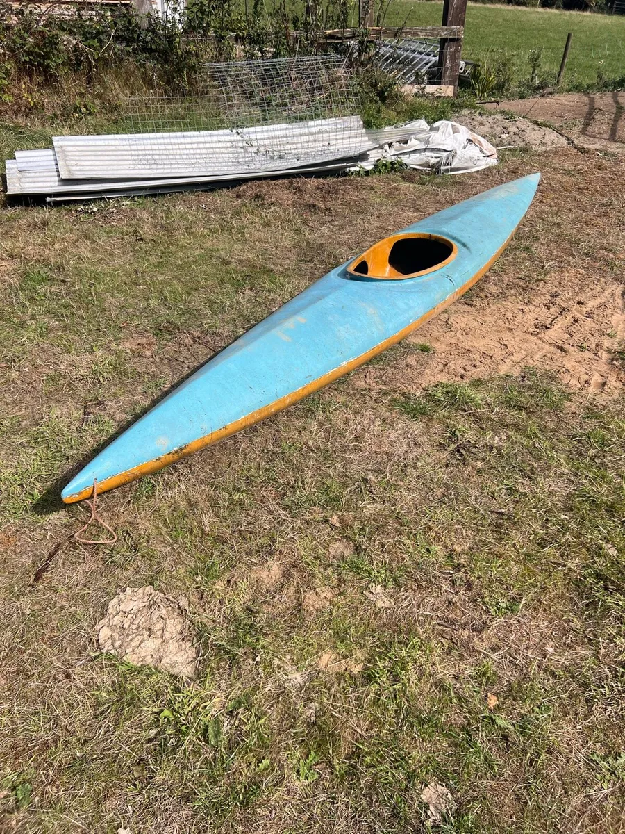 Old fiberglass sea kayak, women’s /junior - Image 1