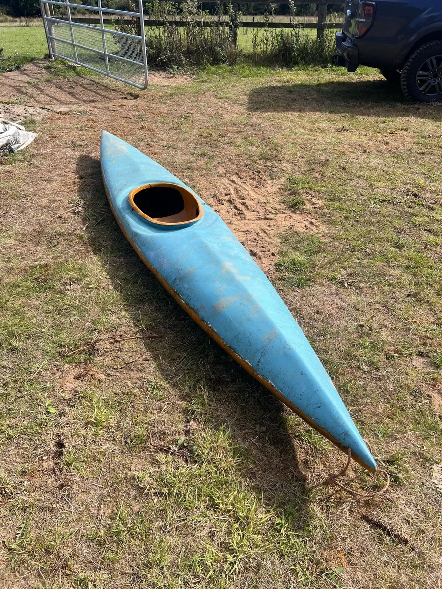 Old fiberglass sea kayak, women’s /junior - Image 3