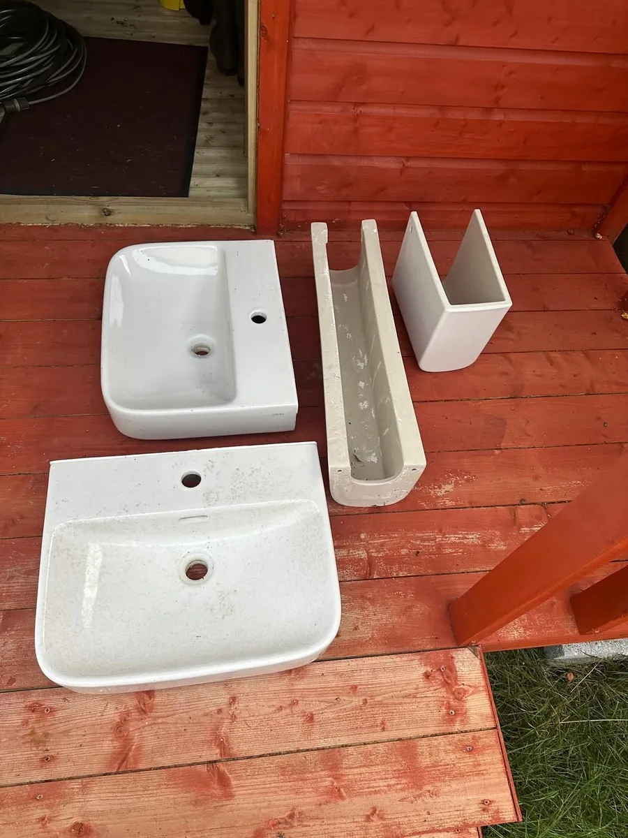 Bathroom Wash Basins with Pedestals (x2 sets) - Image 4