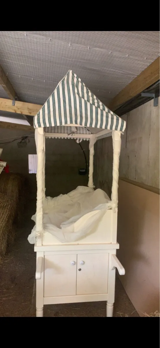 Handmade Indoor Sweet Trolley - Image 4