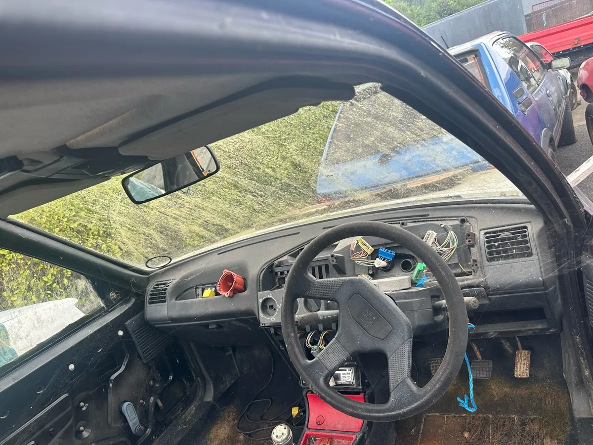 Peugeot 205 XT - Image 3