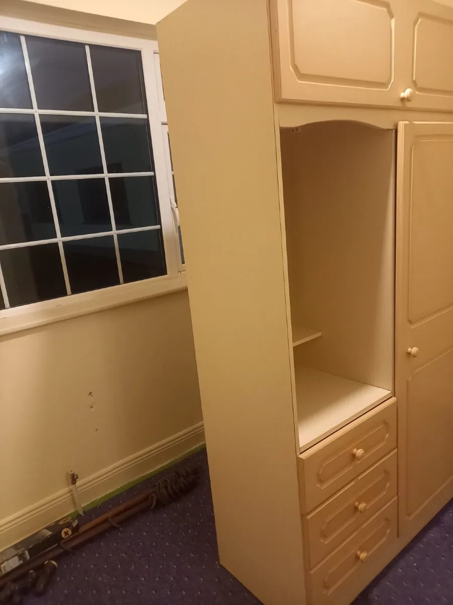 Wardbrobe / Dressing Table - Image 3