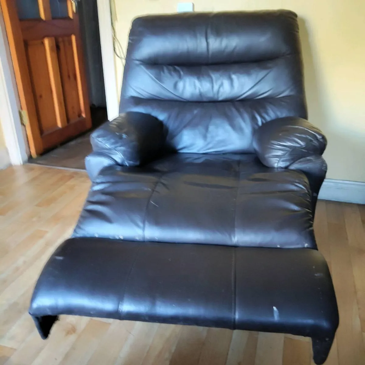 Pair of Reclining Armchairs. - Image 4