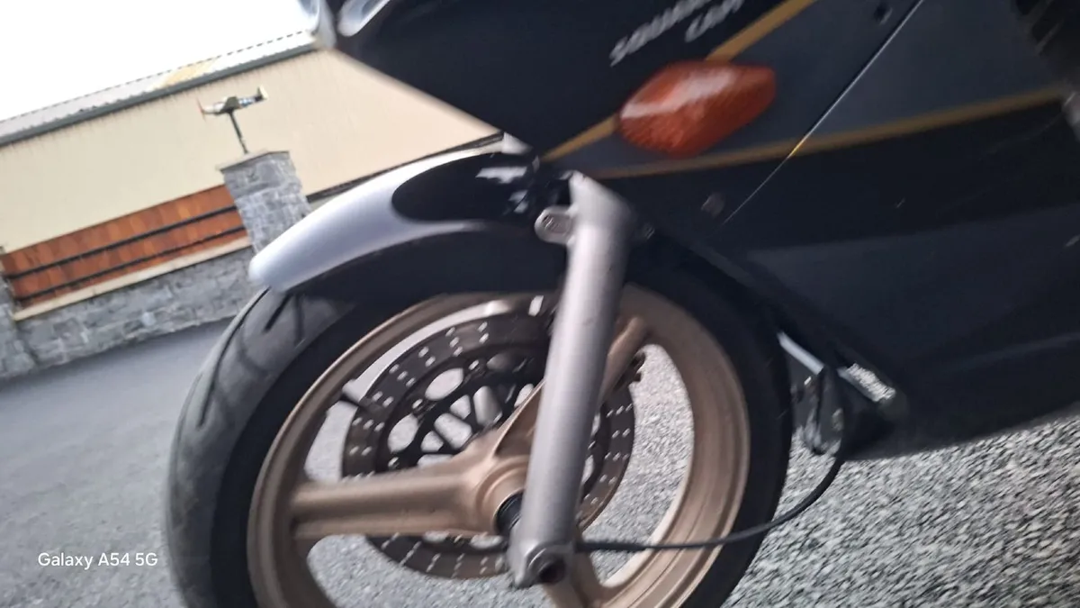CBR 250 R - Image 3