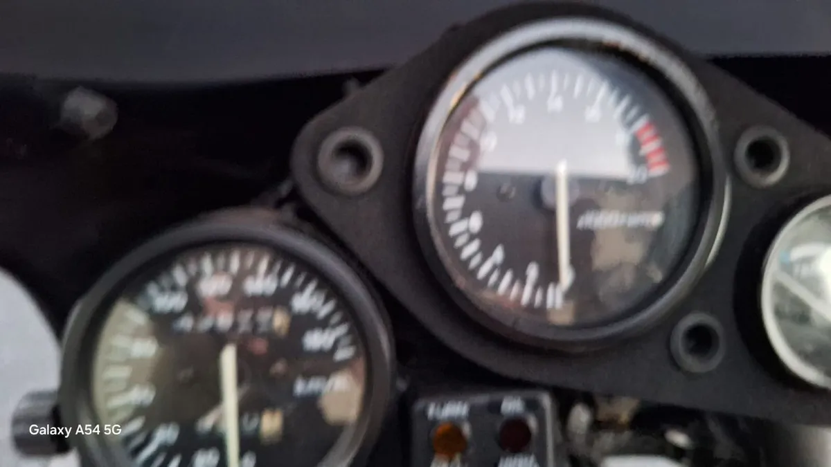 CBR 250 R - Image 4