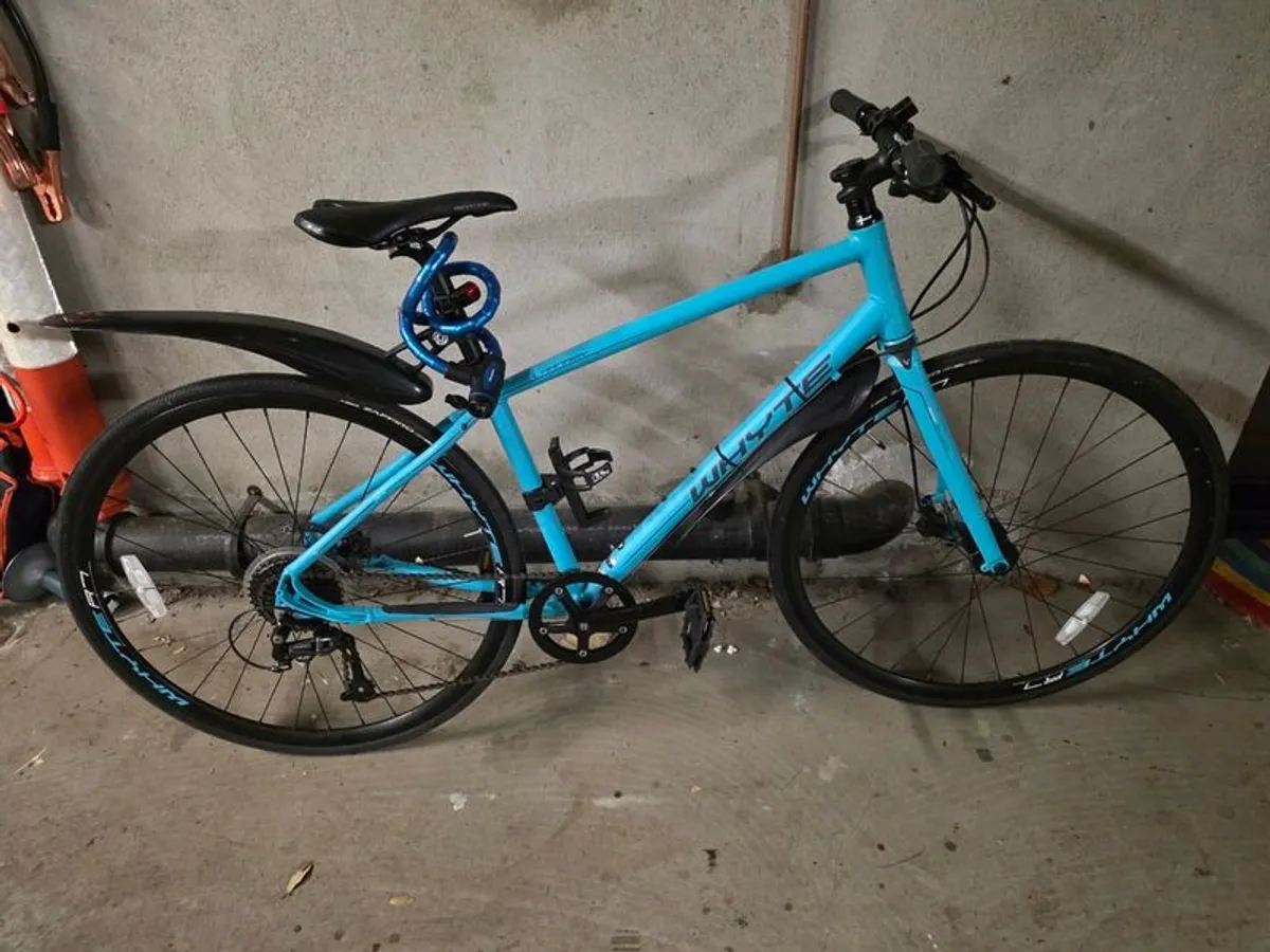 Whyte Carnaby R7 Hybrid Bike Medium Turquoise - Image 1