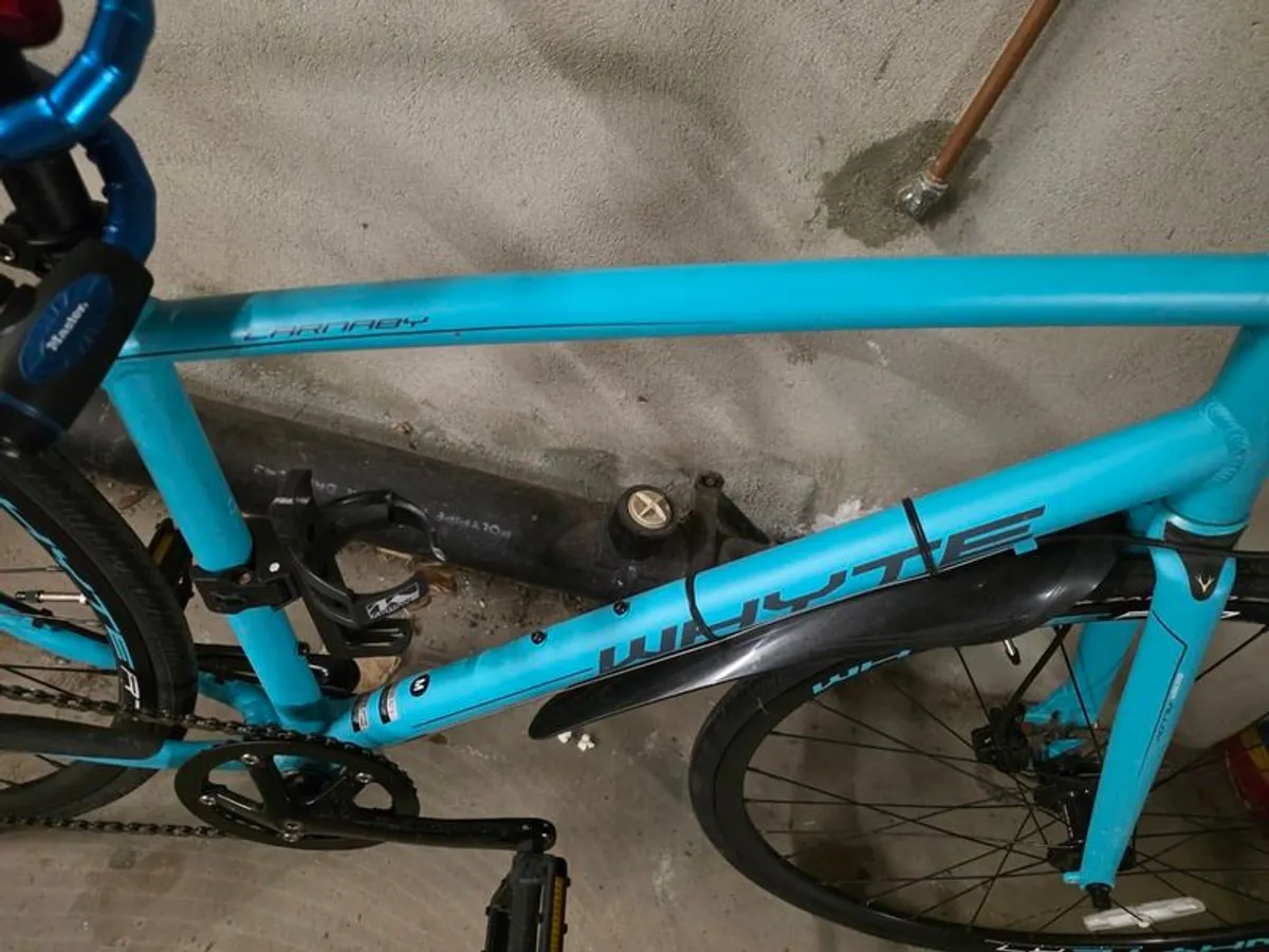 Whyte Carnaby R7 Hybrid Bike Medium Turquoise - Image 2