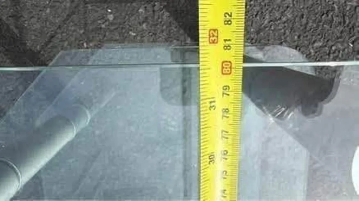 Glass Tv stand - Image 4