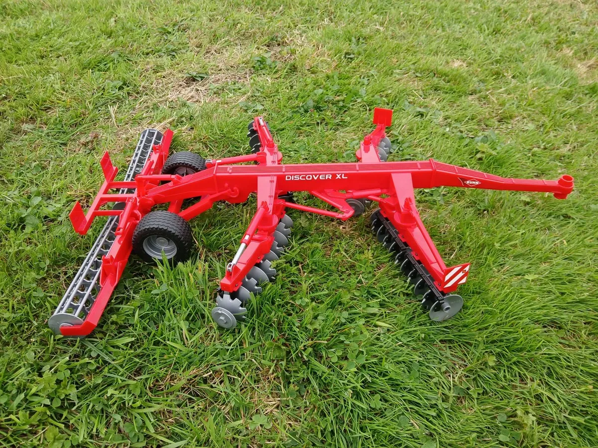 Tractor and and Farming set - Image 3